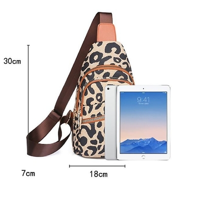 女性のヒョウの印刷物の箱袋のCustomizdeのロゴの屋外のCrossbody袋