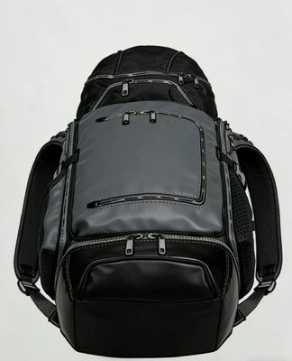 オーダーメイドロゴ 防水ポリエステルと網状バックパネルを備えたアウトドアスポーツバッグ